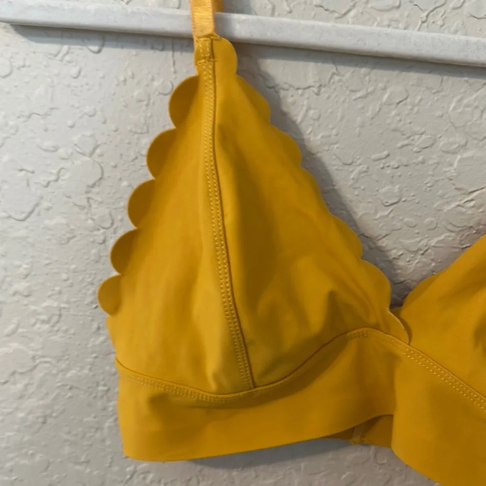 Charlotte Russe stylish yellow